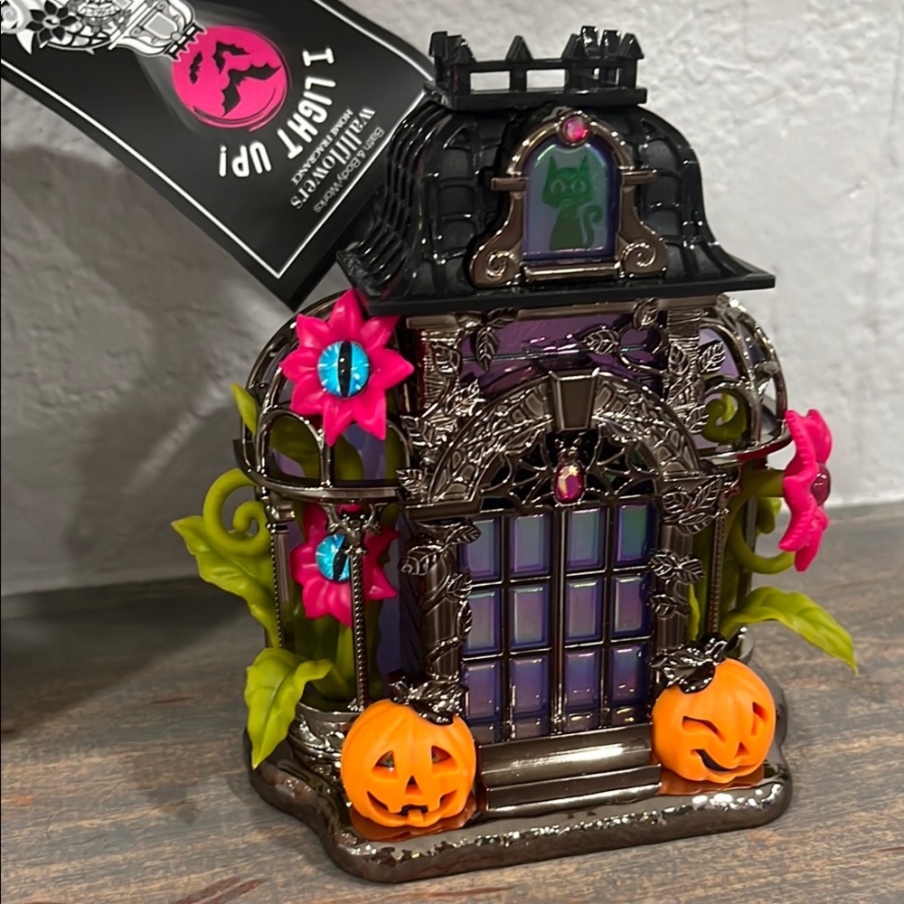 BBW Spooky Halloween Haunted House WALLFLOWER PLUGIN LIGHTS UP
